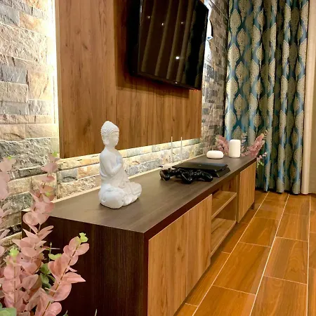 Eka Luxury Two-bedroom Premium 2 アパート